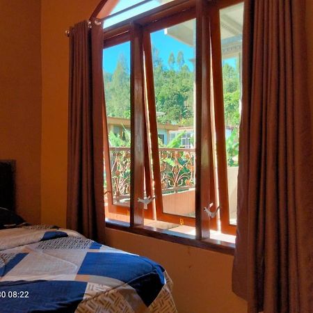 Hotel Nur Cahaya - Syariah Проболинго Екстериор снимка