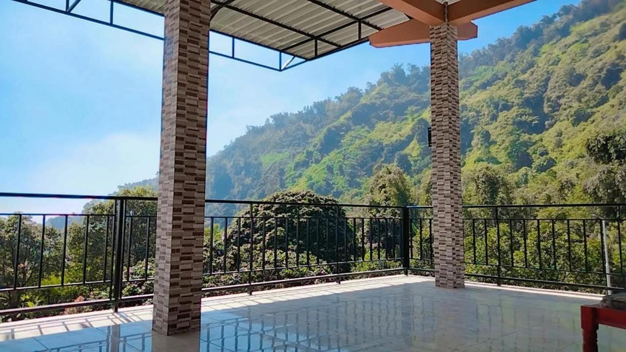 Hotel Nur Cahaya - Syariah Проболинго Екстериор снимка