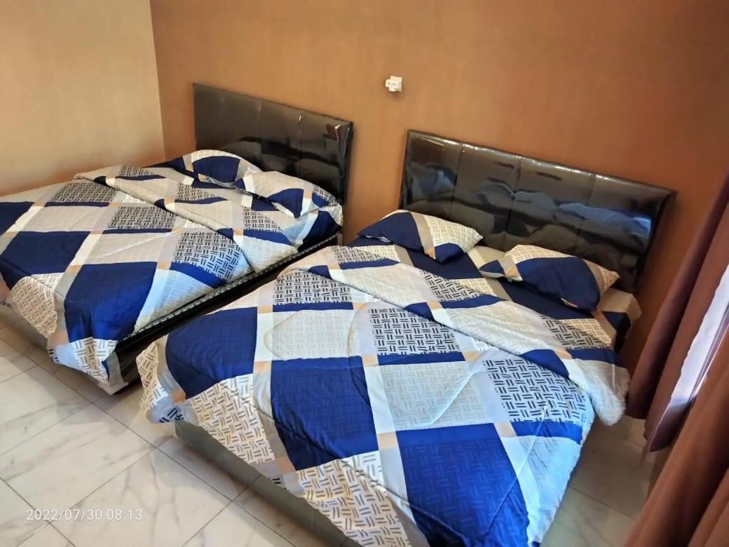Hotel Nur Cahaya - Syariah Проболинго Екстериор снимка