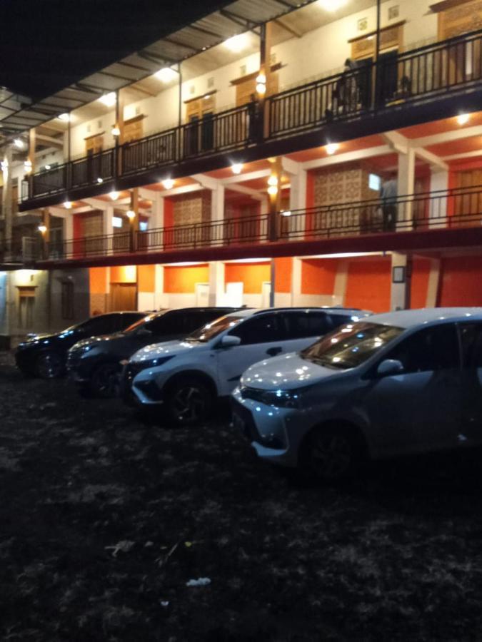 Hotel Nur Cahaya - Syariah Проболинго Екстериор снимка