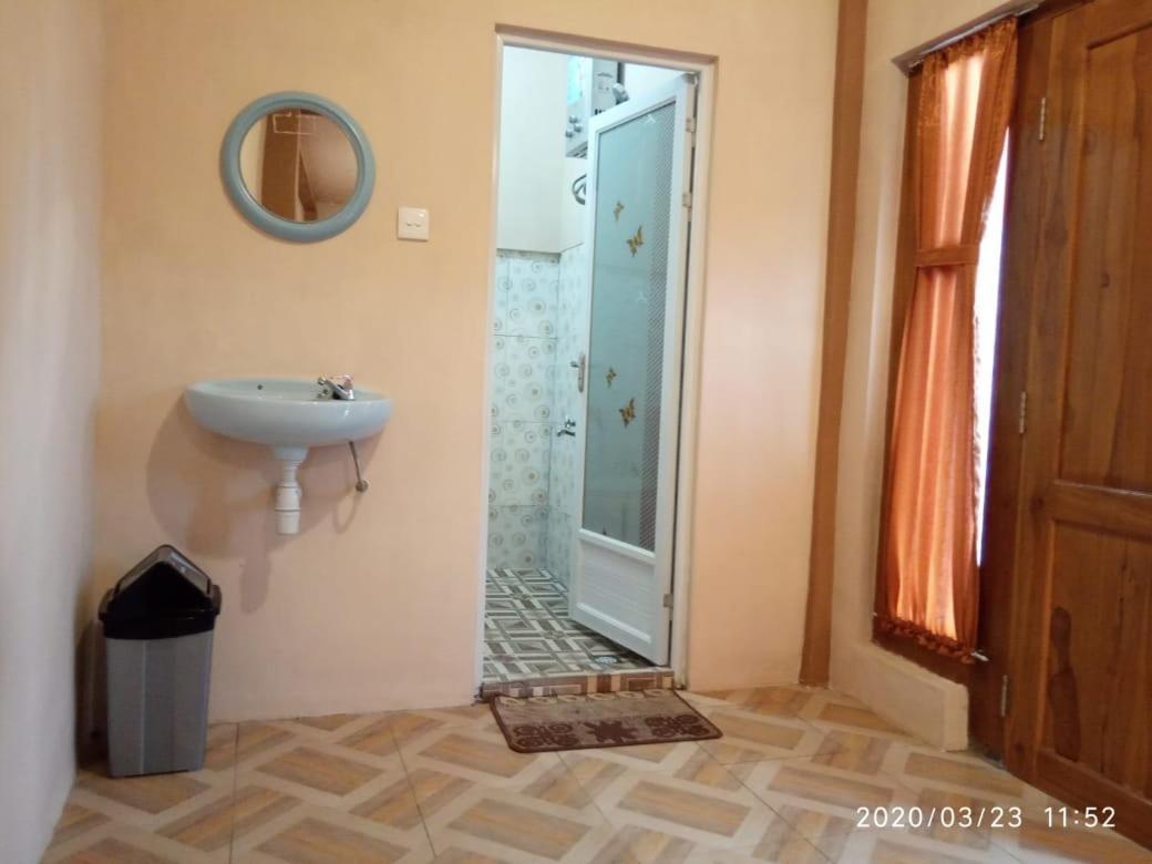 Hotel Nur Cahaya - Syariah Проболинго Екстериор снимка