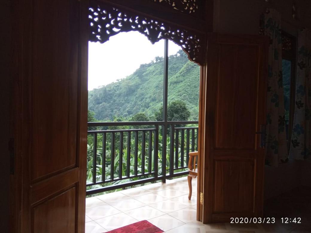 Hotel Nur Cahaya - Syariah Проболинго Екстериор снимка